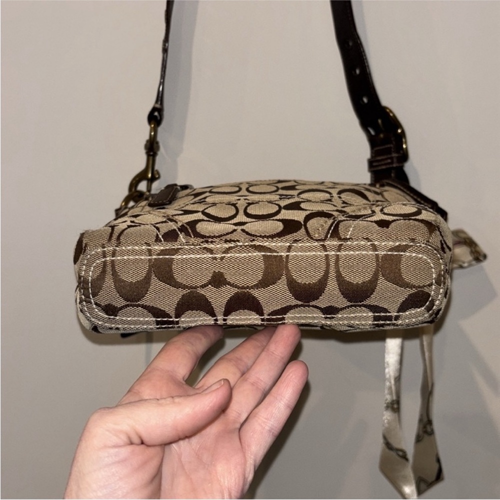 Y2K Coach Signature Crossbody H0685-10402.  EUC - Picture 9 of 16